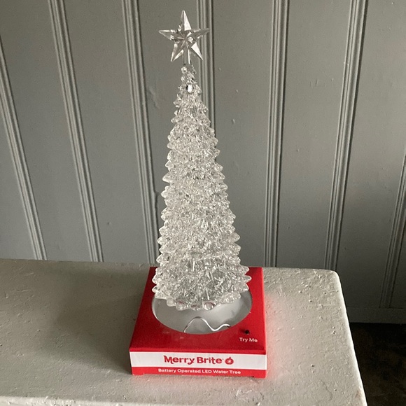 BNIB STUNNING- LED Light Up Battery Operated Christmas Water Tree 🌲 Decoration - Picture 4 of 16